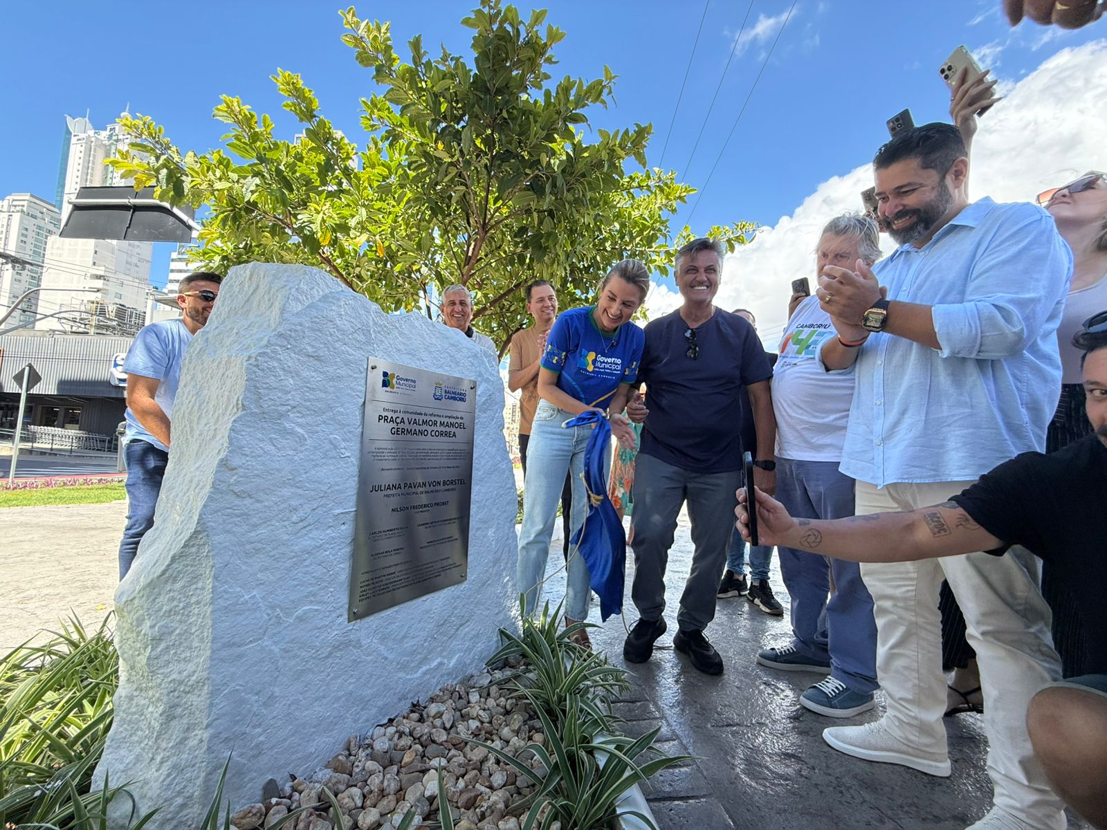 Pra�a revitalizada e obras de mobilidade s�o entregues no Bairro dos Pioneiros