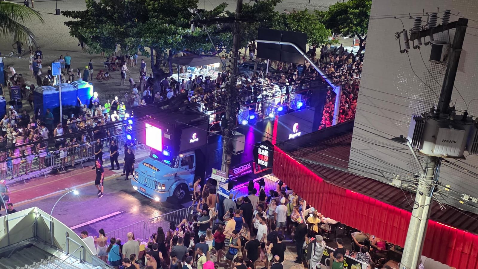 Viva Folia BC 2026 teve charangas, shows e desfile neste domingo