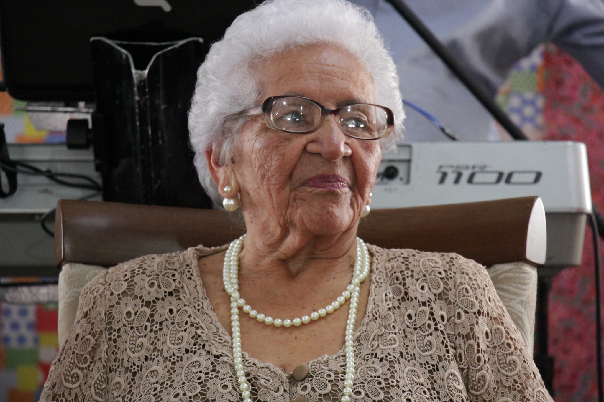 Idosa de 90 anos ganha primeira festa de aniversário em Balneário Camboriú