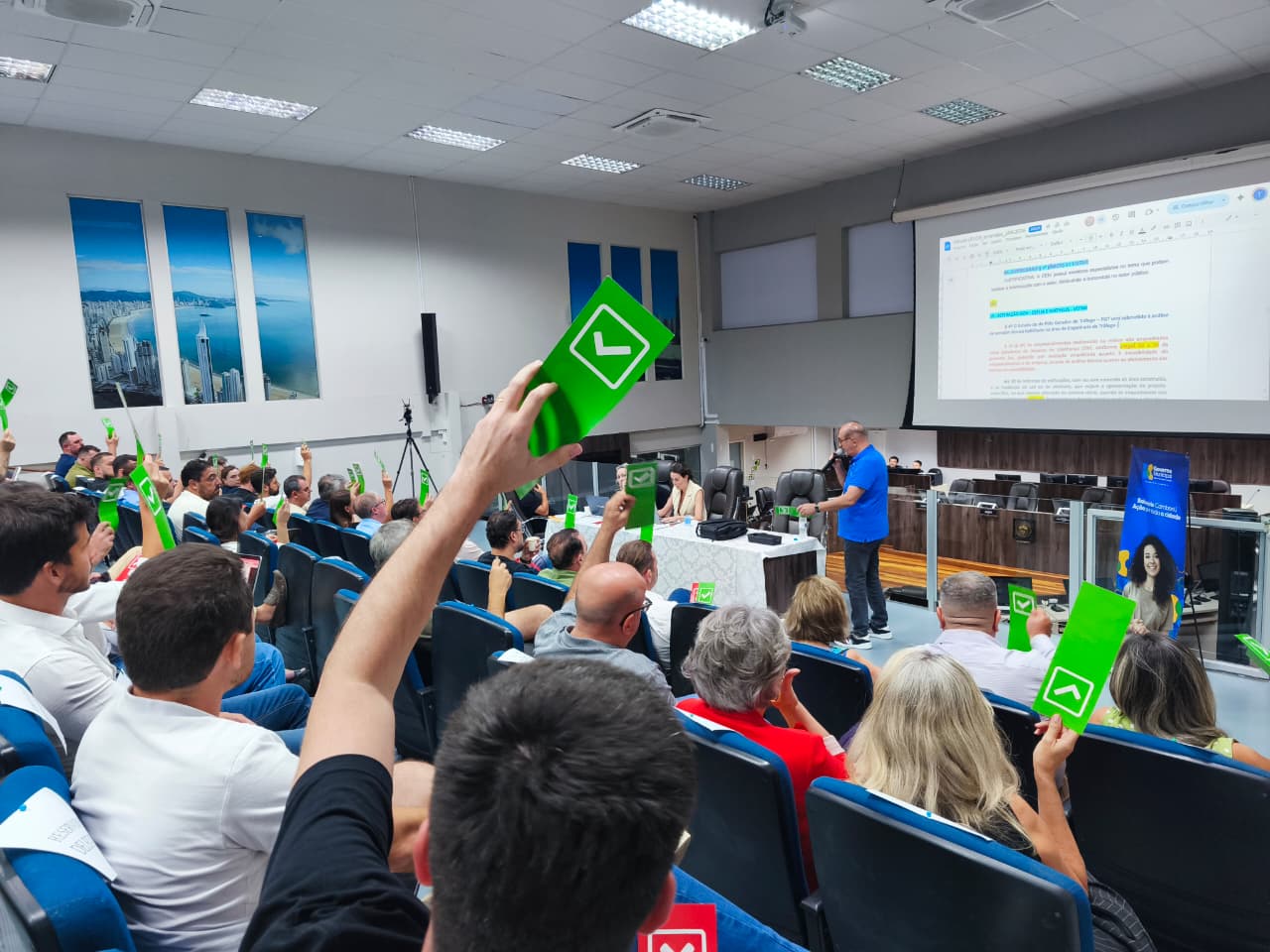 Balne�rio Cambori� conclui quinto dia de confer�ncia do microzoneamento 