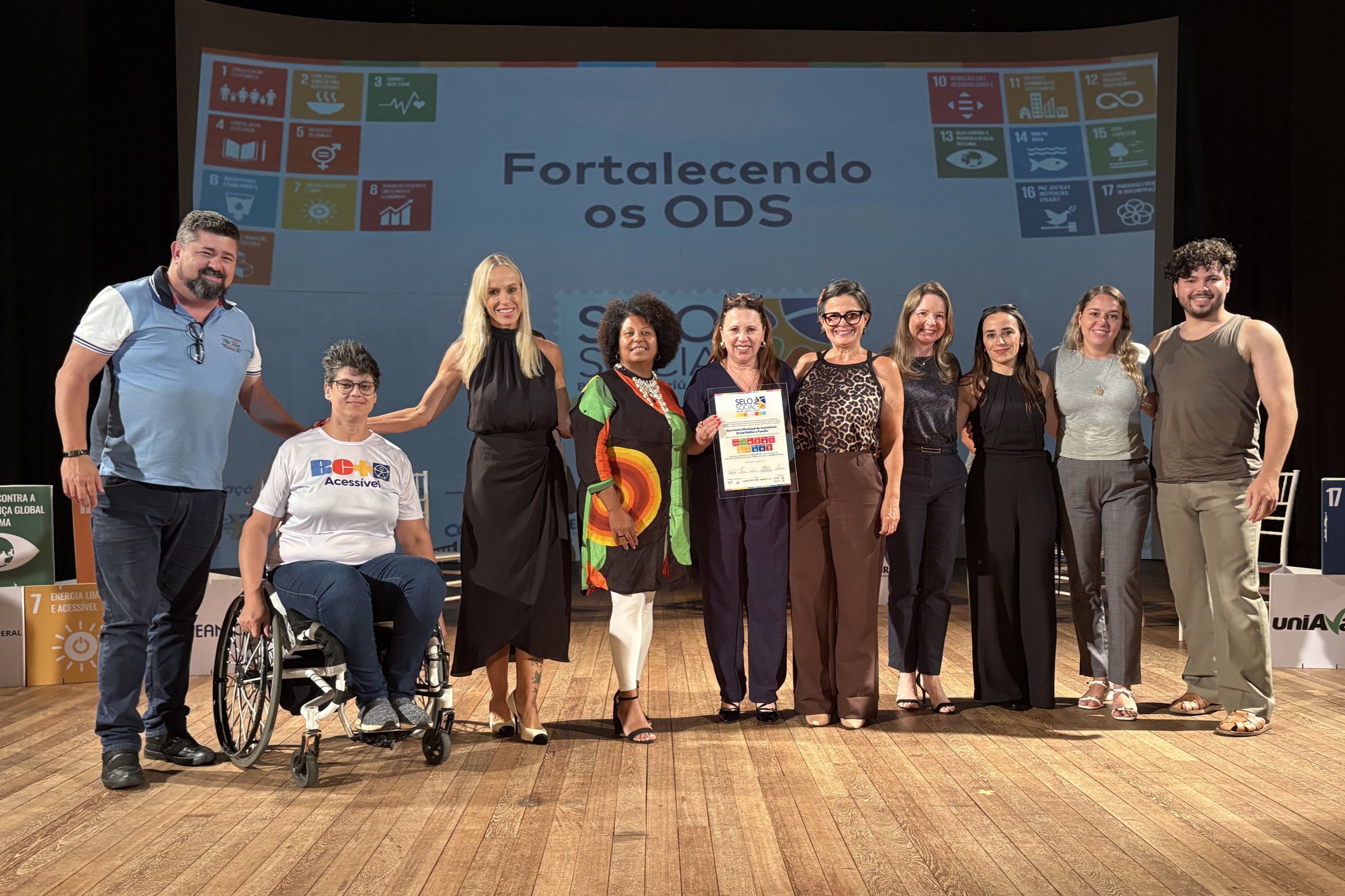 Prefeitura recebe certifica��o do Selo Social por projetos de educa��o e assist�ncia social