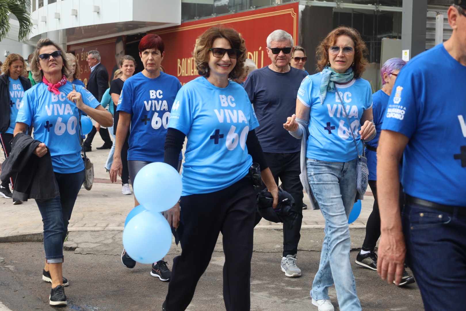Caminhada marca o Dia Mundial da Pessoa Idosa