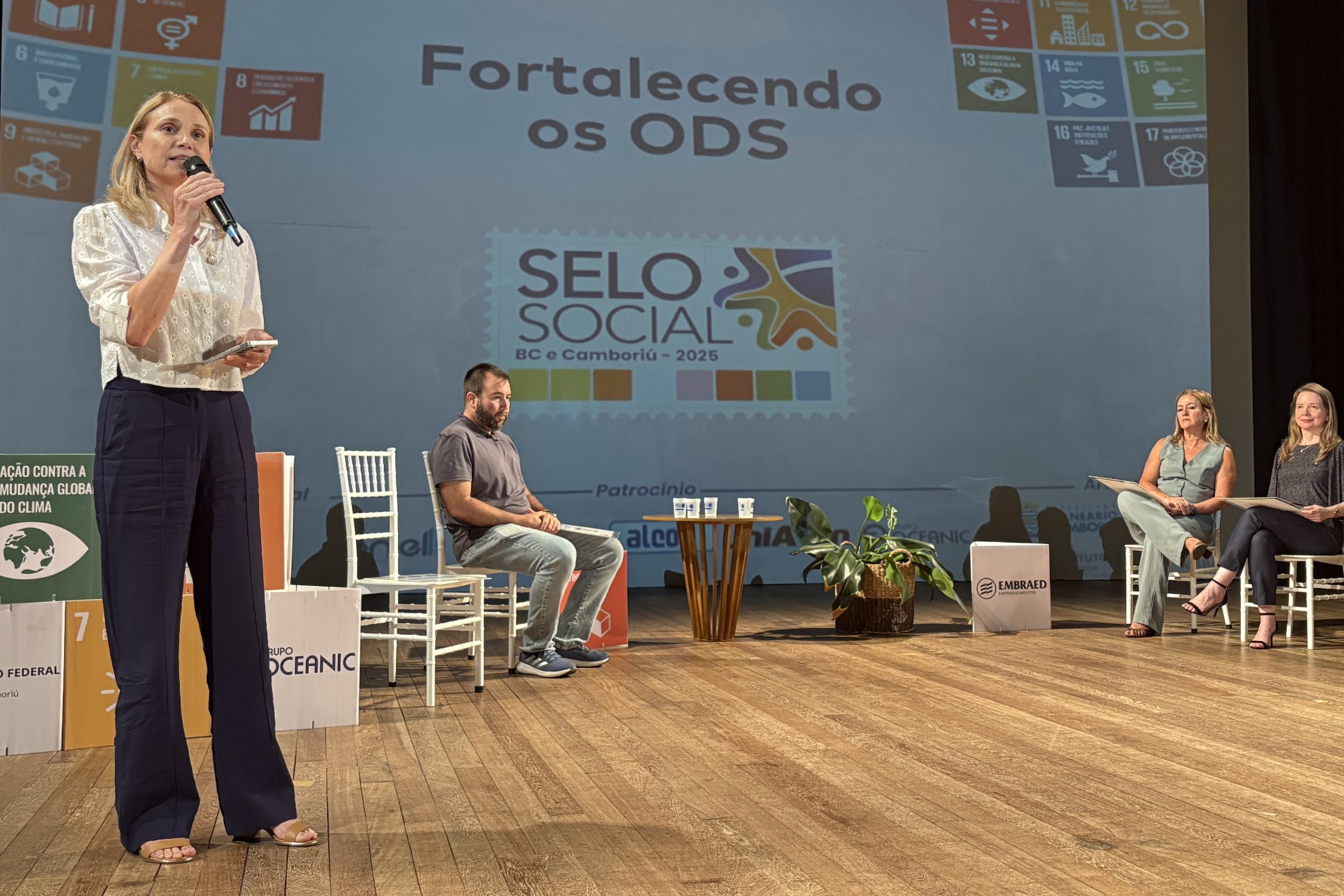 Prefeitura recebe certifica��o do Selo Social por projetos de educa��o e assist�ncia social