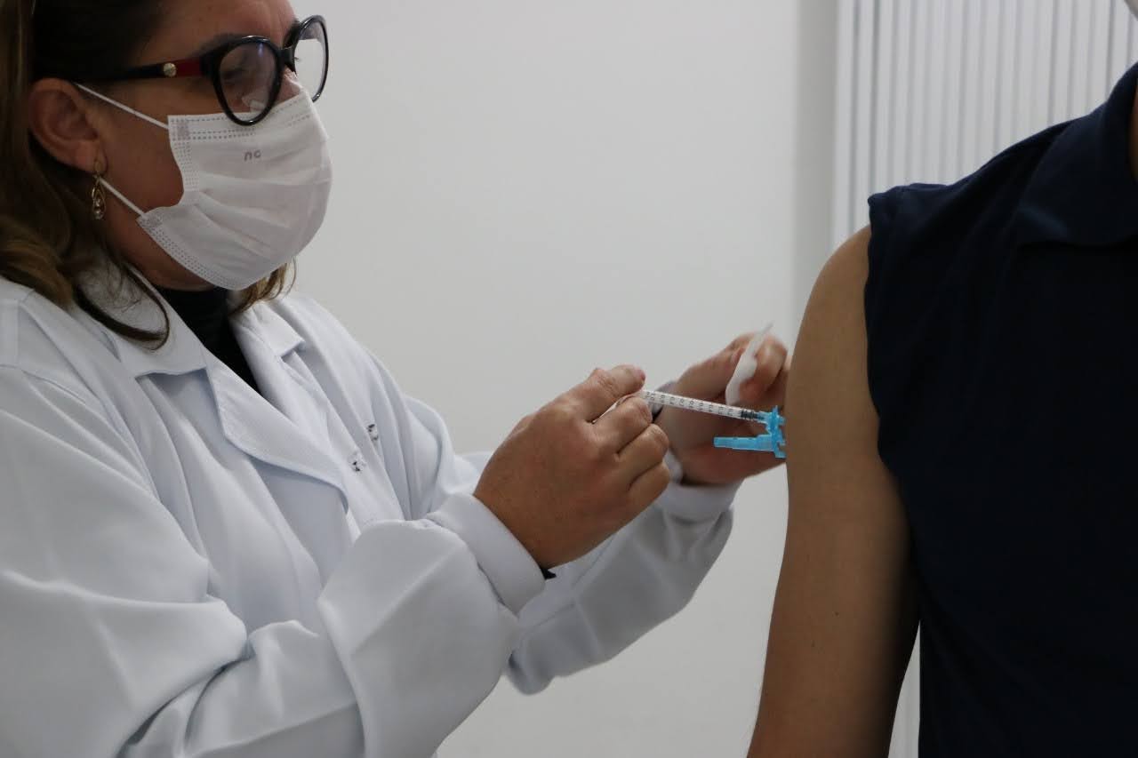 Nova faixa de vacinação contra Covid-19 em professores | SC Hoje News Notícias de Santa Catarina - SC HOJE News