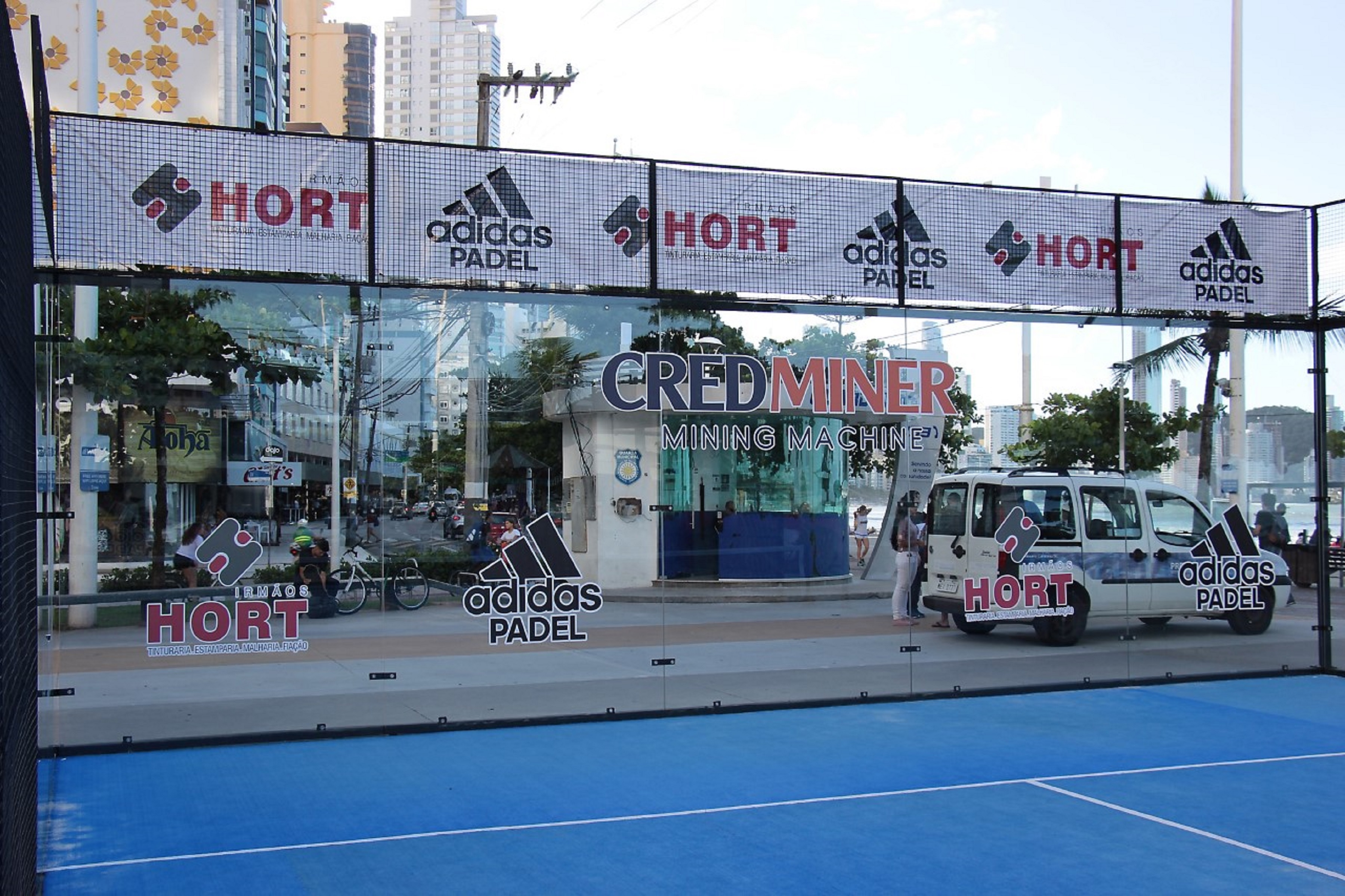 Quadra de Padel na praia de Balneário Camboriú viraliza e ganha o mundo, BC é Mais Verão