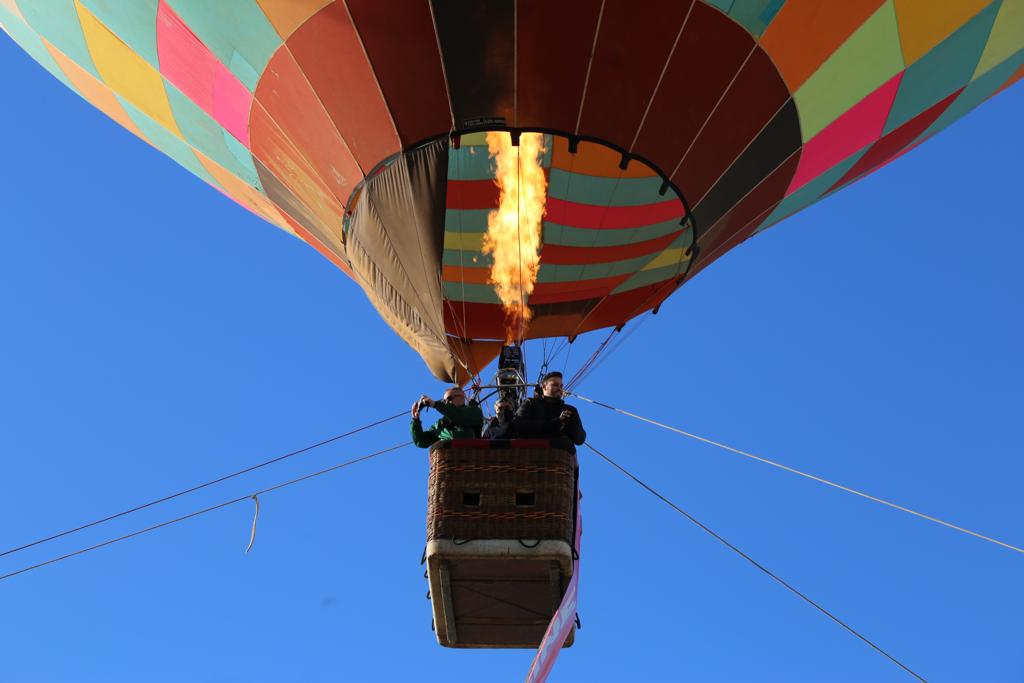 Profissionais de saúde fazem voo de balão em Balneário Camboriú | SC Hoje News Notícias de Santa Catarina - SC HOJE News