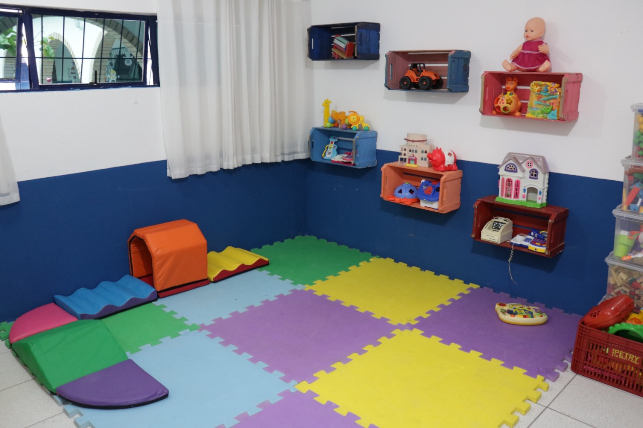 Creche Comunitária Montessori - Bom dia!