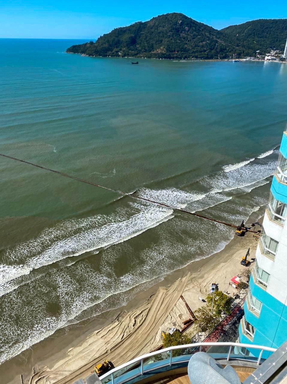 Primeira linha de tubos já está colocada no mar em Balneário Camboriú | SC Hoje News Notícias de Santa Catarina - SC HOJE News